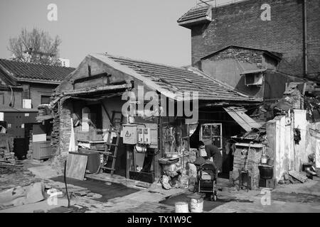 Hutong nel fiume Sanli area del cancello anteriore prima della trasformazione Foto Stock