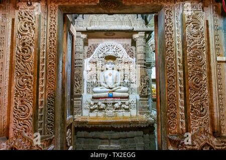 Tempio Jain, situato nel complesso del Forte, Jaisalmer, Rajasthan in India Foto Stock