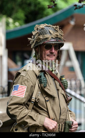 Ri-enactor vestito come noi Airborne soldato, Barnard Castle, 1940's Weekend 2019. Foto Stock