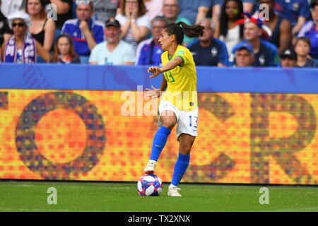 Le Havre, Frankreich. Il 23 giugno, 2019. Leticia Santos (Brasile) (13) arresta la palla, 23.06.2019, Le Havre (Francia), calcio, fifa, Coppa del Mondo Donne 2019, ottavo di finale Francia - Brasile, FIFA VIETANO QUALSIASI USO DELLA FOTOGRAFIA come sequenze di immagini e/o quasi video. | Utilizzo di credito in tutto il mondo: dpa/Alamy Live News Foto Stock