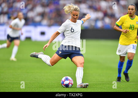 Le Havre, Frankreich. Il 23 giugno, 2019. Amandine Henry (Francia) (6) obiettivo shot, 23.06.2019, Le Havre (Francia), calcio, fifa, Coppa del Mondo Donne 2019, ottavo di finale Francia - Brasile, FIFA VIETANO QUALSIASI USO DI FOTOGRAFIE come sequenze di immagini e/o quasi video. | Utilizzo di credito in tutto il mondo: dpa/Alamy Live News Foto Stock