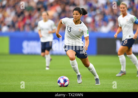 Le Havre, Frankreich. Il 23 giugno, 2019. Valerie Gauvin (Francia) (13) con palla - in corso, 23.06.2019, Le Havre (Francia), calcio, fifa, Coppa del Mondo Donne 2019, ottavo di finale Francia - Brasile, FIFA VIETANO QUALSIASI USO DI FOTOGRAFIE come sequenze di immagini e/o quasi-VIDEO. | Utilizzo di credito in tutto il mondo: dpa/Alamy Live News Foto Stock