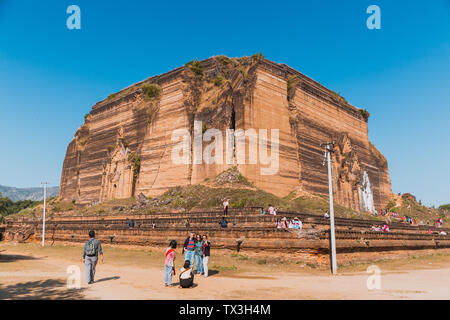 Mingon pagoda, antica città di Mingon, Myanmar Foto Stock