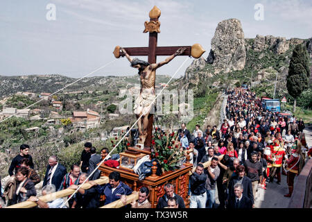 Processione del Venerdì Santo San Fratello Sicilia Italia Foto Stock