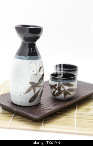 Tradizionali il Giappone e la Cina set di vino Foto Stock