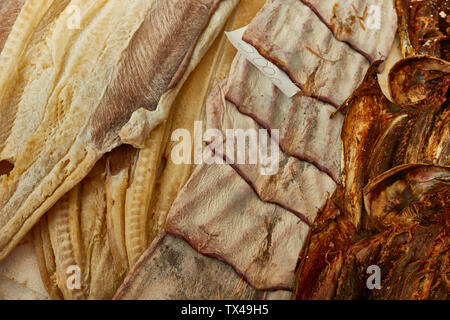 Pesci secchi di cibo naturale in astratto il Mercado dos Lavradores, mercato di agricoltori, Funchal, Madeira, Portogallo, Unione Europea Foto Stock