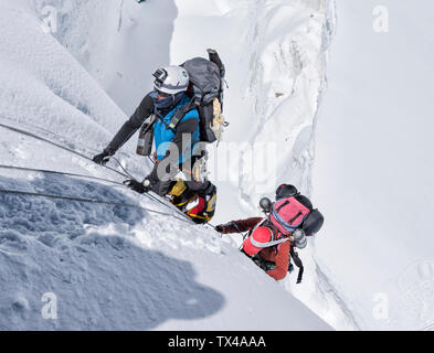 Il Nepal, Solo Khumbu, Everest, gli alpinisti al Western Cwm Foto Stock