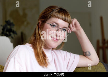 Ritratto di studentessa con tattoo Foto Stock