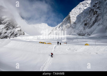 Il Nepal, Solo Khumbu, Everest, gli alpinisti al Western Cwm Foto Stock