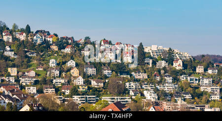 Germania, Stoccarda, Haigst, zona residenziale con case moderne Foto Stock