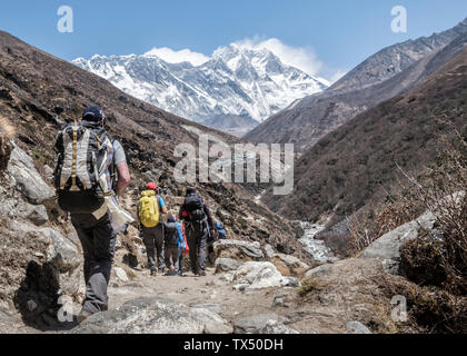 Il Nepal, Solo Khumbu, Everest, gli alpinisti a Dingboche Foto Stock