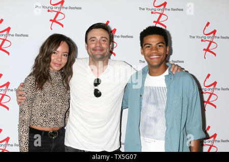 Giugno 23, 2019 - Burbank, CA, Stati Uniti d'America - LOS ANGELES - Jun 23: Lexie Stevenson, Daniel Goddard, Noah Alexander Gerry al giovane e l'agitato Fan Club pranzo presso il Marriott Burbank Convention Center in Giugno 23, 2019 a Burbank, CA (credito Immagine: © Kay Blake/ZUMA filo) Foto Stock