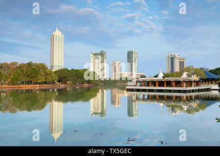 Seema Malakaya sul bere il lago, Colombo, Sri Lanka Foto Stock