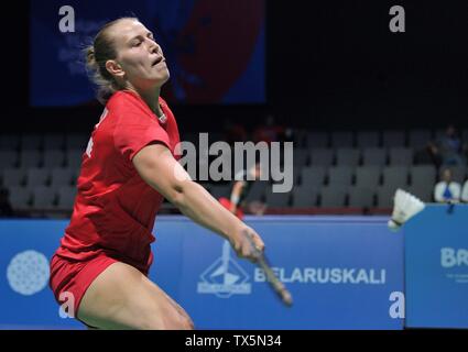 Minsk, Bielorussia. Il 24 giugno 2019. Maria Ulitina (UKR) svolge nel gruppo fasi del Badminton concorrenza al 2° European games. Minsk Arena. Credito: Sport In immagini/Alamy Live News Foto Stock