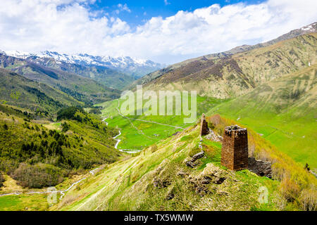 Regina Tamari castello di Ushguli villaggio in Alta Svaneti, Georgia Foto Stock