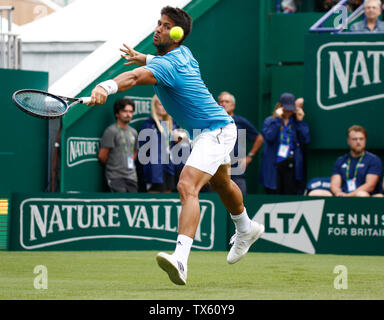 Devonshire Park, Eastbourne, Regno Unito. Il 24 giugno 2019. Natura Valle Torneo Internazionale di Tennis; Fernando Verdasco (ESP) gioca il rovescio girato nel suo match contro John Millman (AUS) Credito: Azione Sport Plus/Alamy Live News Foto Stock