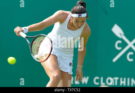 Margarita Gasparyan (Rus) a Eastbourne, Regno Unito. Il 24 giugno 2019. Natura Valle internazionali di tennis in Devonshire Park. Foto Stock