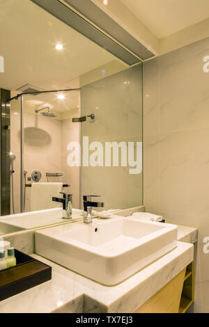 Taiwan,Taipei-1 SEP 2017: stile moderno design hotel business wc vista interna Foto Stock