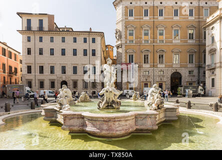 Roma, Italia - 24 Aprile 2019: La Fontana del Moro (Italiano: la Fontana del Moro) in piazza Navona. Foto Stock