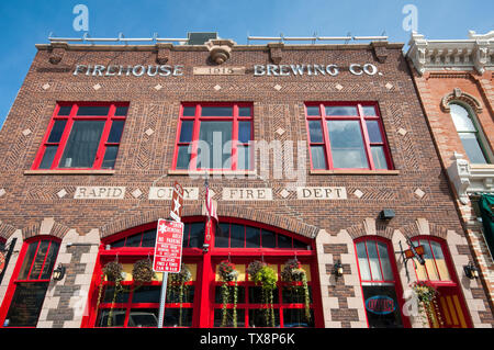 Firehouse Brewing Company bar e ristorante (il sito storico di Fire Dept) in Rapid City, nella contea di Pennington, Dakota del Sud, STATI UNITI D'AMERICA Foto Stock