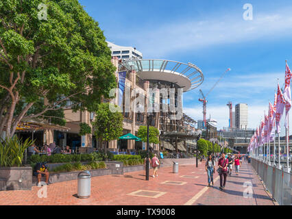 Negozi e ristoranti in Cockle Bay Wharf, il Porto di Darling, Sydney, Australia Foto Stock