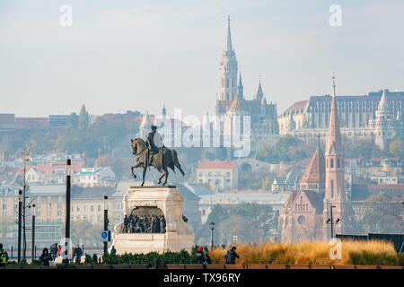 Budapest, Nov 9: vista esterna del parlamento ungherese costruire il Nov 9, 2018 a Budapest, Ungheria Foto Stock