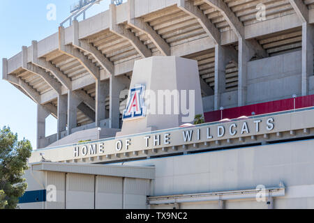 TUCSON, AZ/STATI UNITI D'America - 11 Aprile 2019: Arizona Stadium nel campus della University of Arizona. Foto Stock