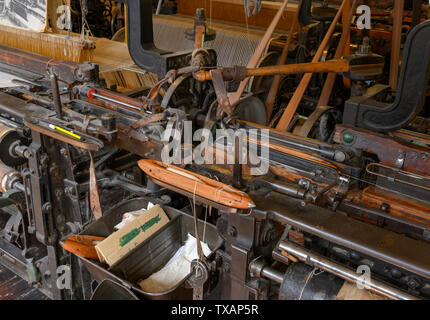 Dettaglio dell'interno della capanna di tessitura a Quarry Bank Mill, Styal, Wilmslow, Cheshire, Inghilterra, Regno Unito Foto Stock