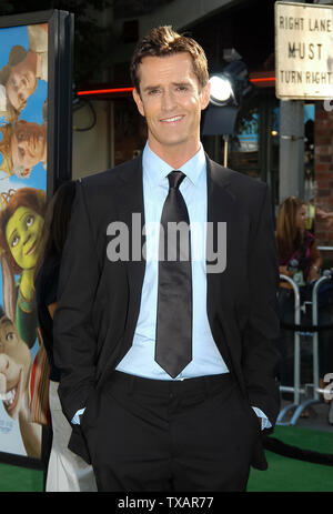 Rupert Everett presso la "hrek 2' Premiere al Mann Village Theatre di Westwood, CA. L'evento ha avuto luogo sabato 8 maggio 2004. Foto di: SBM / PictureLux - Riferimento File # 33790-3901SMBPLX Foto Stock