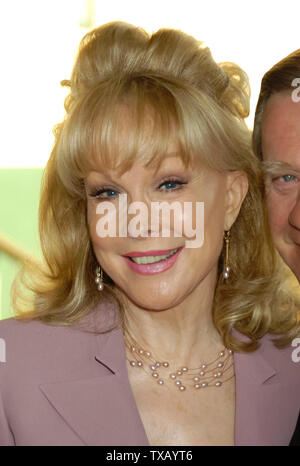 Barbara Eden a Harry Langdon è ritratto privato Foto Collezione Arte mostrare un beneficio al Beverly Hills Country Club a Los Angeles, CA. L'evento ha avuto luogo il mercoledì 21 maggio, 2003. Foto di: SBM / PictureLux - Riferimento File # 33790-3863SMBPLX Foto Stock