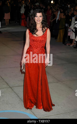 Catherine Zeta Jones al 2004 Vanity Fair Oscar Party presso Morton's in West Hollywood, CA. La manifestazione si è svolta domenica 29 febbraio, 2004. Foto di: SBM / PictureLux - Riferimento File # 33790-4259SMBPLX Foto Stock