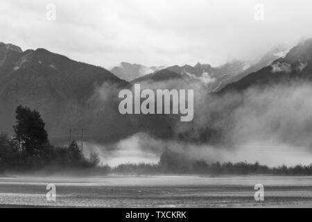 Nuvole di fumo del Palon Fiume Zangbo Foto Stock