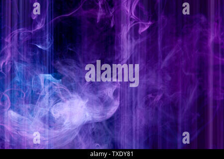 Abstract di fumo e linee geometriche tecnica di sfondo nella illustrazione di geometria. Mocap per raffreddare t-shirts Foto Stock