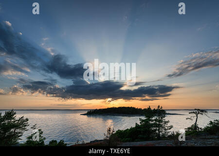 Tramonto a Bylandet isola, Kirkkonummi, Finlandia Foto Stock