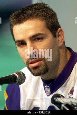 ATL2000012517 - 25 gennaio 2000 - ATLANTA, GEORGIA, STATI UNITI D'AMERICA: St. Louis Rams quarterback Kurt Warner parla della sua fede al Super Bowl XXXIV Giornata Media. rg/ts/Terry Schmitt UPI Foto Stock