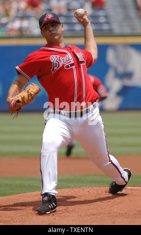 Atlanta Braves a partire lanciatore Horacio Ramirez getta contro la visita a Baltimore Orioles nel primo inning Luglio 2, 2006, in Atlanta Turner Field. Il Braves ha sconfitto gli Orioles 10-3. (UPI foto/John Dickerson) Foto Stock