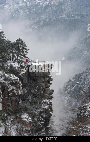 Neve scenario della bellissima valle di Lushan Foto Stock