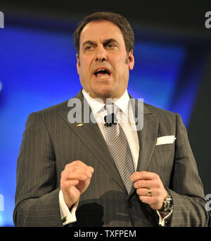 General Motors North American Presidente Mark Reuss parla al North American International Auto Show del 2011 al Cobo Center di Detroit il 10 gennaio 2011. UPI/Brian Kersey Foto Stock