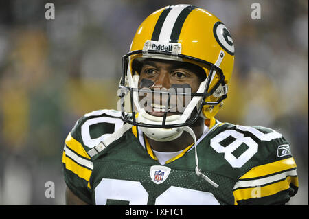 Green Bay Packers wide receiver Donald Driver (80) si riscalda prima la sua partita contro il Minnesota Vikings a Lambeau Campo nel novembre 14, 2011 in Green Bay, Wisconsin. UPI/Brian Kersey Foto Stock
