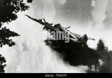 Medium twin tedesco-bombardiere motore Heinkel He 111 abbattuto da parte dell'esercito sovietico nel 1941. Foto Stock