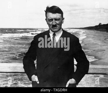 Fotografia di Adolf Hitler (1889-1945) nato in Austria, uomo politico tedesco che è stato il leader del partito nazista. Presa prima della Seconda Guerra Mondiale. Datata 1931 Foto Stock