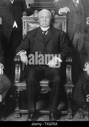 Ritratto fotografico di Porfirio Díaz (1830-1915) soldato messicano, politico ed ex presidente del Messico. Datata 1910 Foto Stock