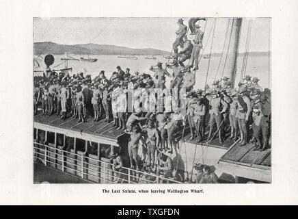 L'ultimo saluto, quando si lascia il pontile di Wellington, Nuova Zelanda per la guerra boera in Sud Africa 1900 Foto Stock