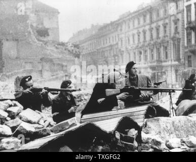 La Seconda Guerra mondiale: l'Insurrezione di Varsavia (powstanie warszawskie) dal polacco della resistenza armata di casa per liberare Varsavia dalla Germania nazista. 1944 Foto Stock
