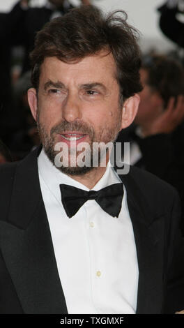 Il regista italiano Nanni Moretti arriva sul tappeto rosso per una proiezione del suo film "Il Caimano' alla 59a annuale di Cannes Film Festival di Cannes, Francia il 22 maggio 2006. (UPI foto/David Silpa) Foto Stock