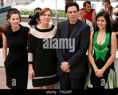 (Da l a r) attrici Julia Ormond, Franka Potente, attore Benicio del Toro e attrice Catalina Sandino Moreno arriva a un photocall per il film "Che' durante la 61annuale di Cannes Film Festival di Cannes, Francia il 22 maggio 2008. (UPI foto/David Silpa) Foto Stock