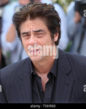 Benicio del Toro arriva a un photocall per il film "7 Dias en la Habana (7 giorni a L'Avana)' durante il sessantacinquesimo annuale internazionale di Cannes Film Festival di Cannes, Francia il 23 maggio 2012. UPI/David Silpa Foto Stock