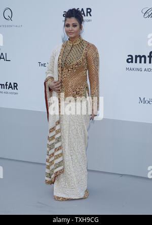 Aishwarya Rai Bachchan arriva all'amfAR Cinema contro l AIDS 2012 gala presso l'Hotel du Cap di Antibes, in Francia il 24 maggio 2012. L'evento, che si tiene ogni anno durante l'annuale Festival del Cinema di Cannes, raccoglie fondi per la ricerca sull'AIDS. UPI/David Silpa Foto Stock