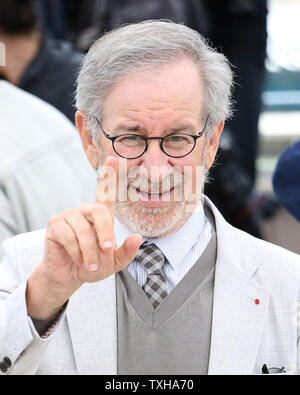 Presidente della giuria Steven Spielberg arriva alla giuria photocall durante la 66annuale internazionale di Cannes Film Festival di Cannes, Francia il 15 maggio 2013. UPI/David Silpa Foto Stock
