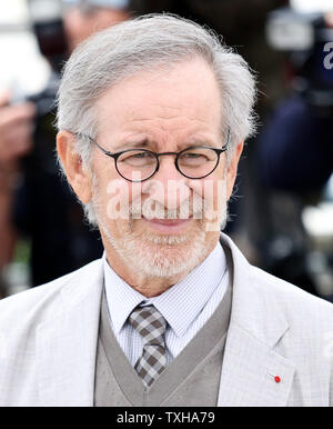 Presidente della giuria Steven Spielberg arriva alla giuria photocall durante la 66annuale internazionale di Cannes Film Festival di Cannes, Francia il 15 maggio 2013. UPI/David Silpa Foto Stock